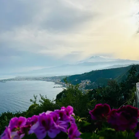 Apartment Maison Margot Taormina Station Giardini Naxos